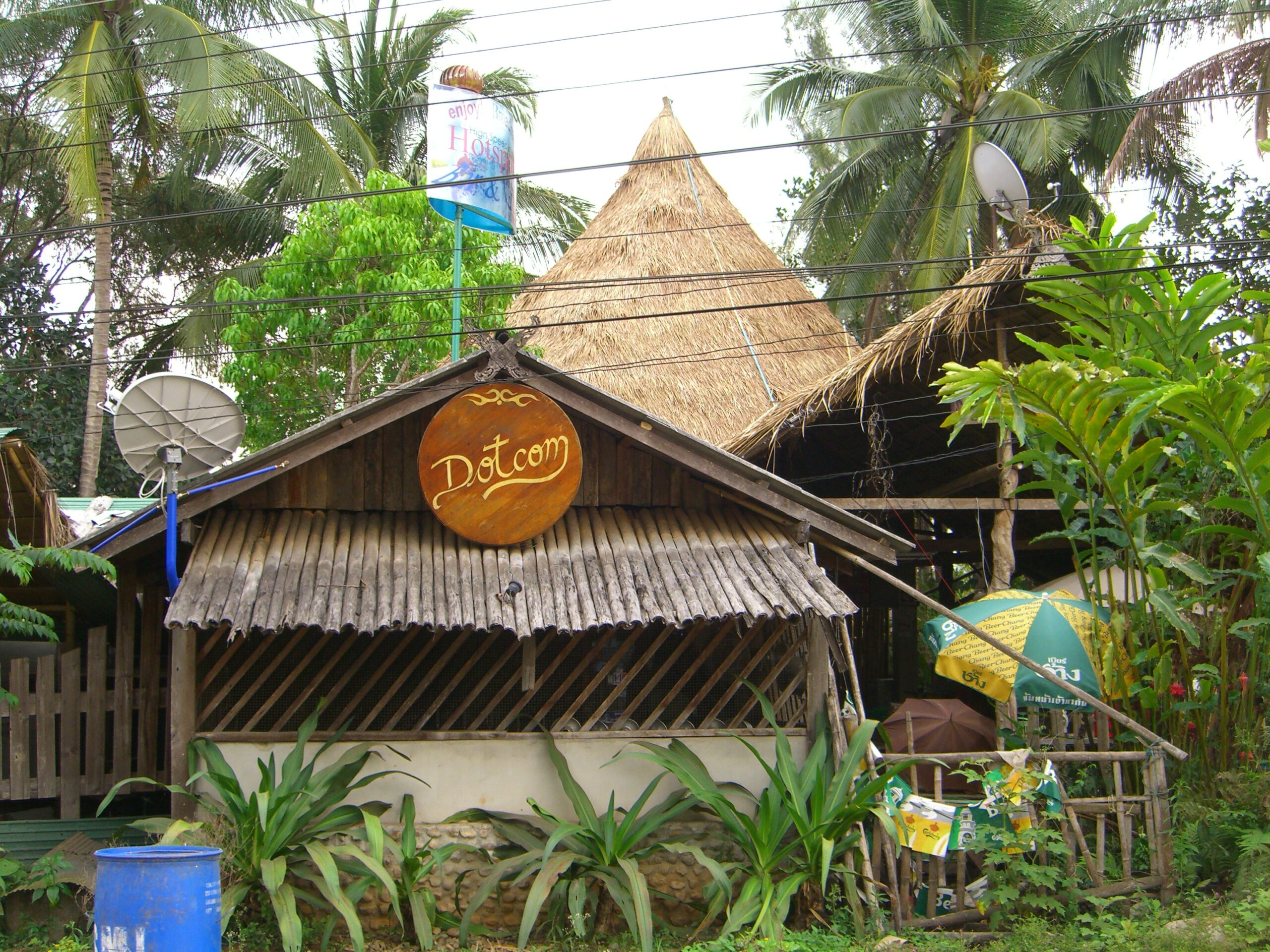 Um Phang Dotcom Internet bamboo hut
