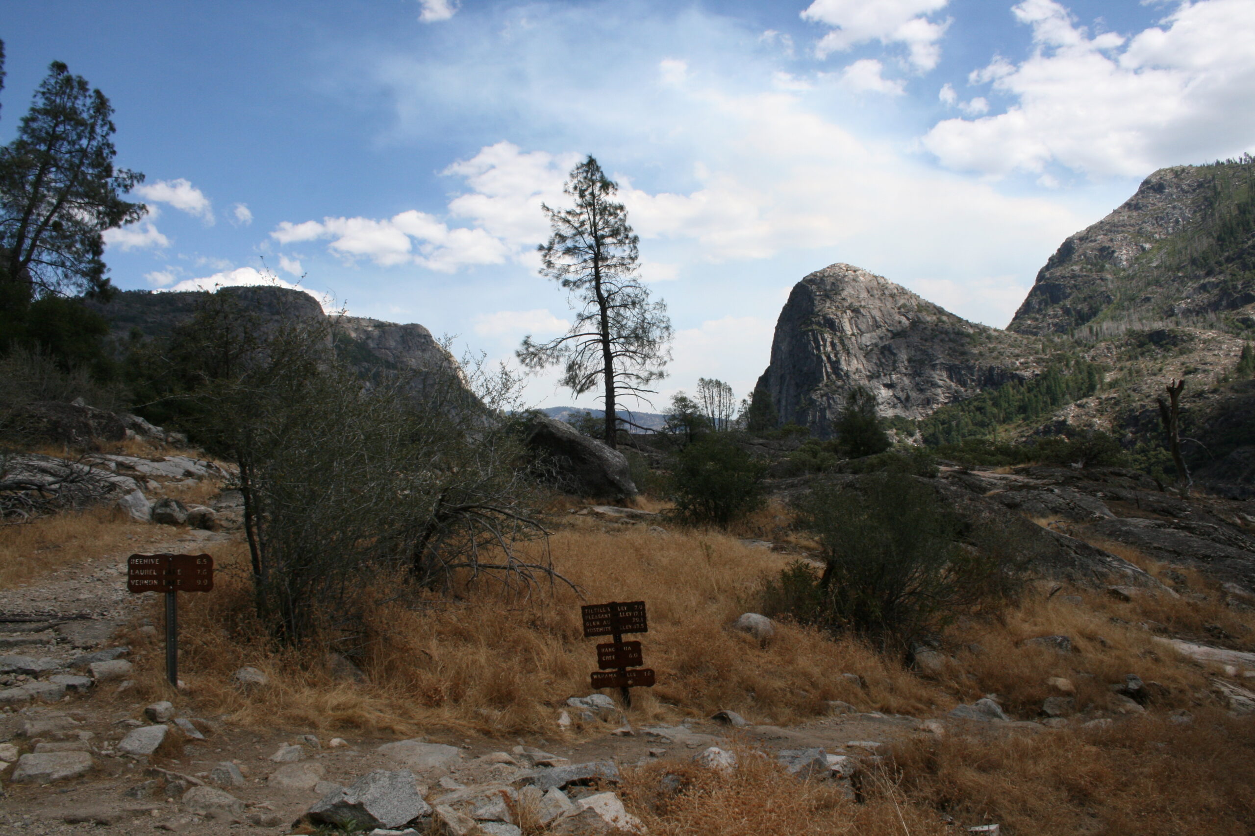Hetch Hetchy view with trail signs