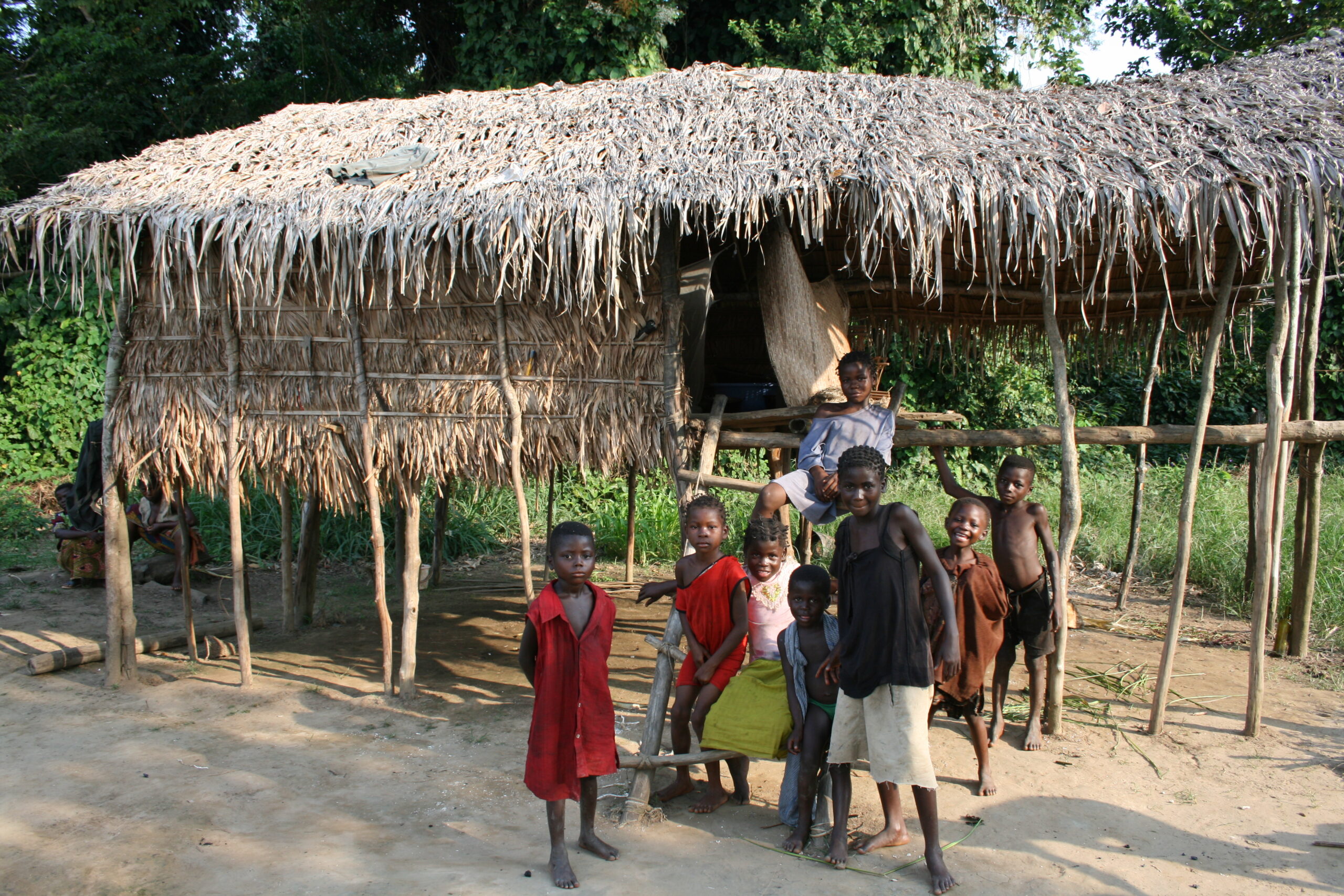 Children in Malonbolombo village