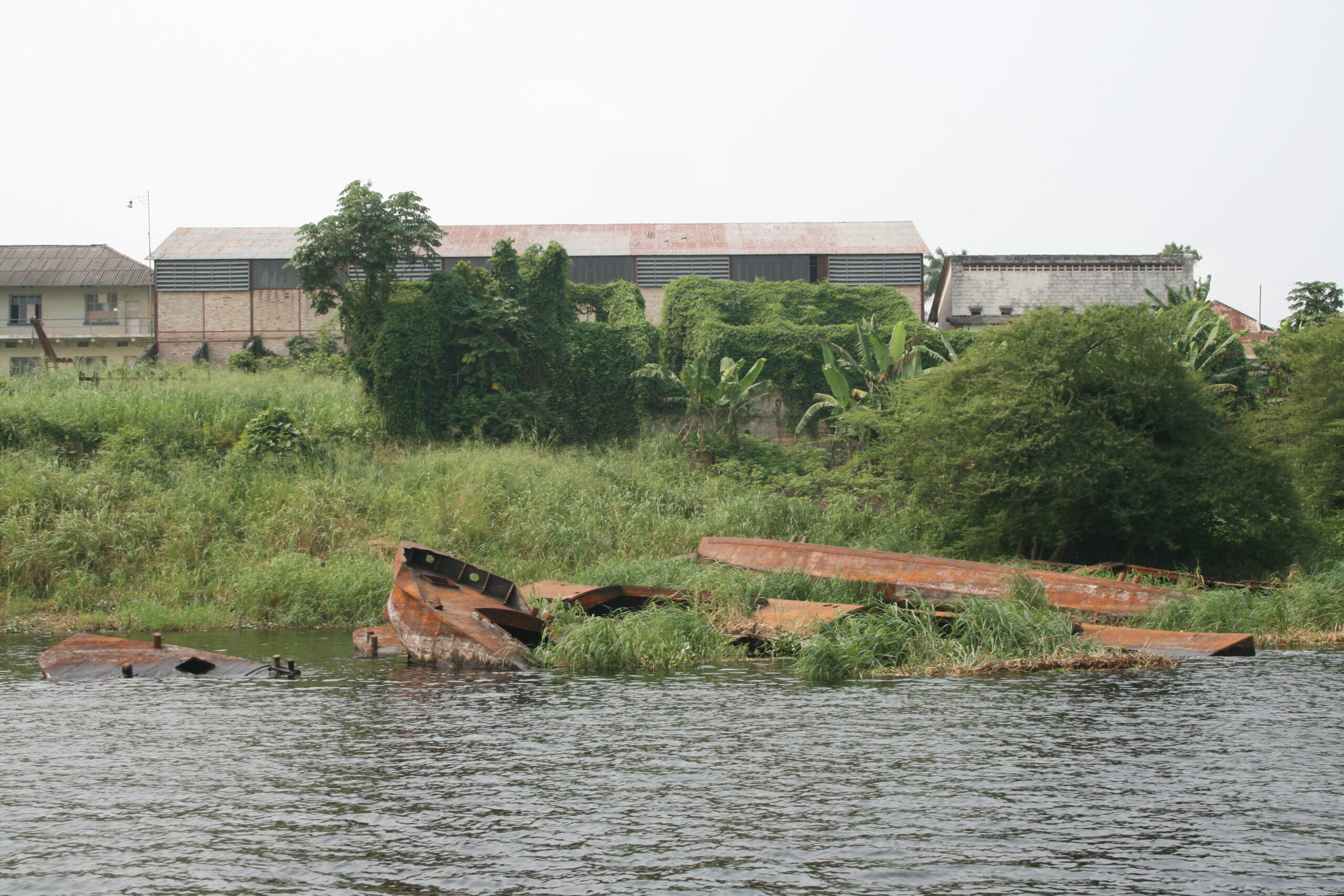 Derelict boats in Mbandaka