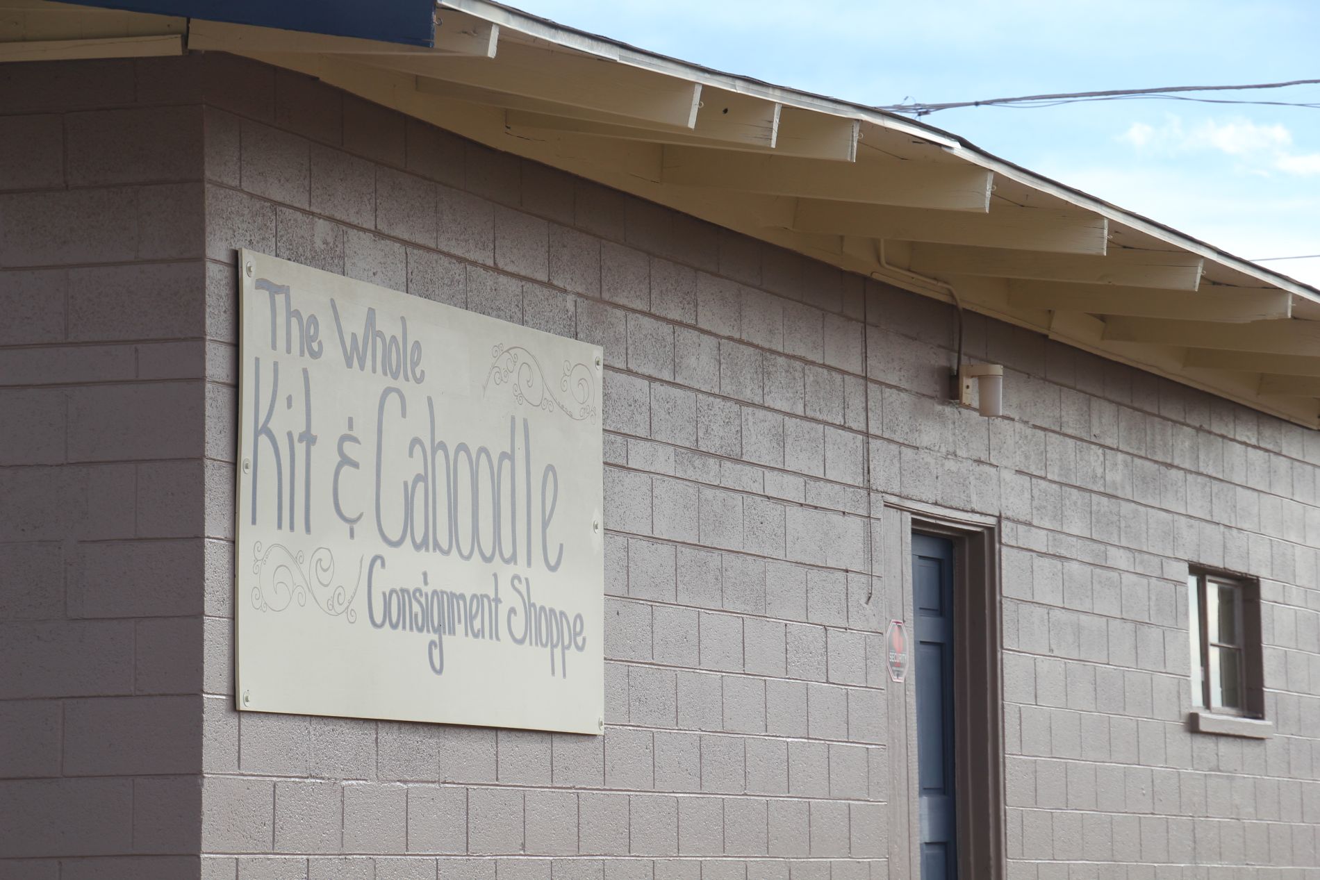 The Whole Kit & Caboodle Consignment Shoppe in Winslow, Arizona