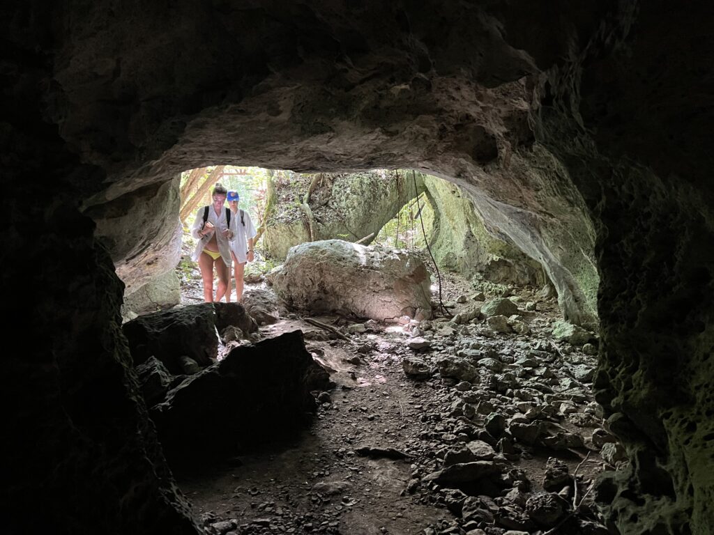 Hikers in Cueva del Puente