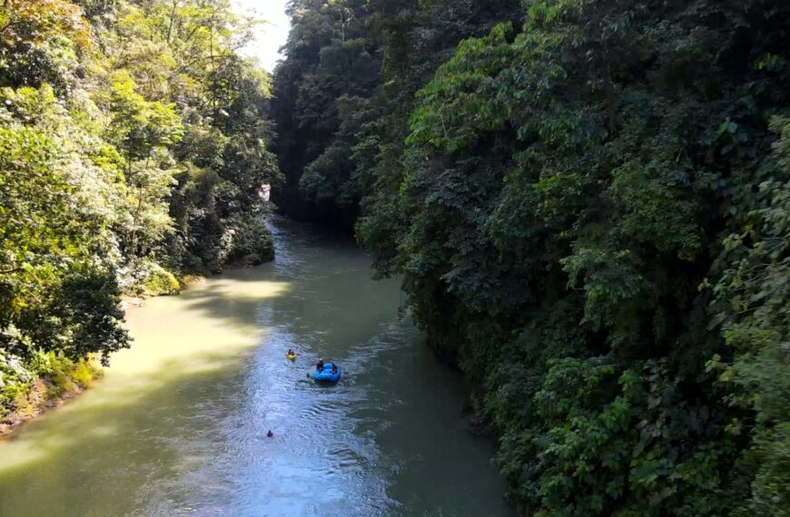 Raft in Pacuare River canyon